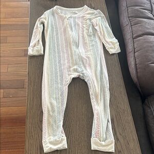 Kyte BABY Zippered Romper - Rainbow Chevron Print